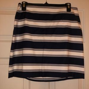 Vineyard Vines Navy and White Stripe skirt Size 6